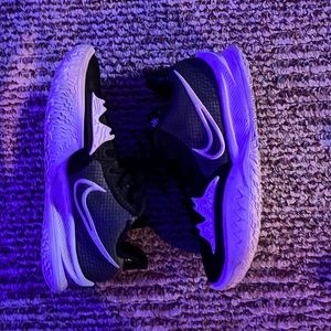 They are Kyrie, made by Nike